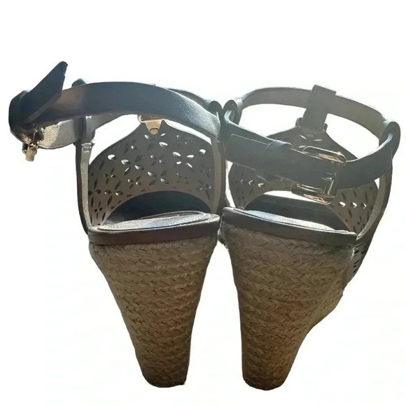 Michael Kors Womens Darci Espadrille Wedges Platforms
Sandals Heels-Size 7M - Picture 3 of 8